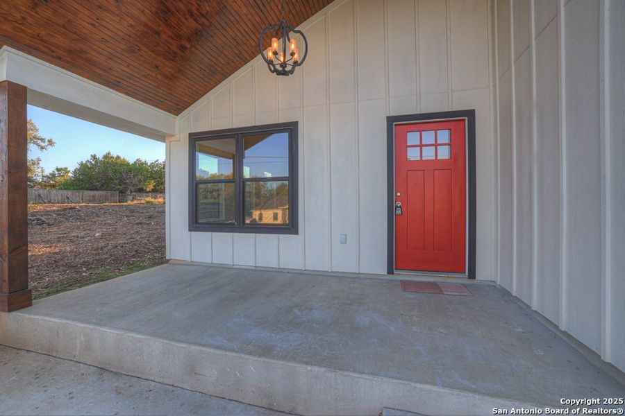 Exterior details and patio area of a home in , Canyon Lake (Image 27).