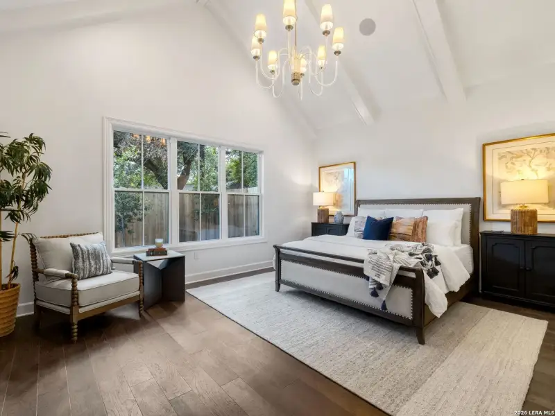 Furnished interior view inside a new home in , Alamo Heights (Image 25).