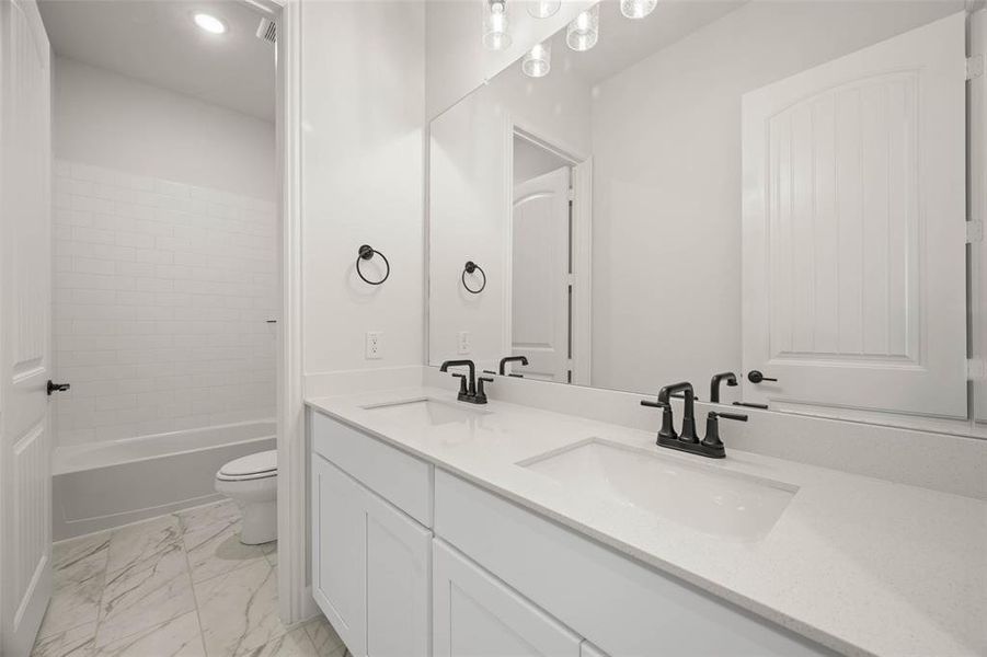 Furnished interior view inside a new home in , Waxahachie (Image 9).