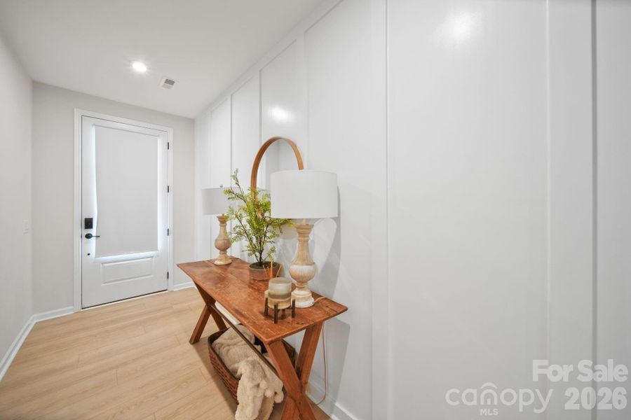 Foyer-Entryway