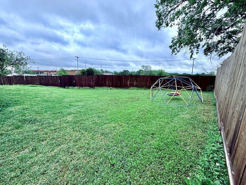 Exterior details and patio area of a home in , Brenham (Image 20).