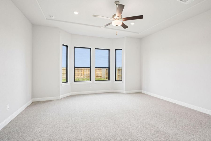 Spacious, unfurnished interior of a new home in Del Bello Lakes 60', Manvel (Image 21).