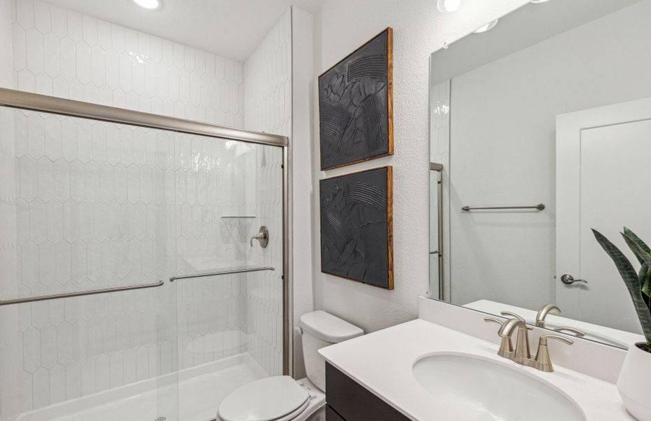 Representative furnished interior of a home built from the Sondra by Pulte Homes in Wellington, Fort Worth (Image 20).