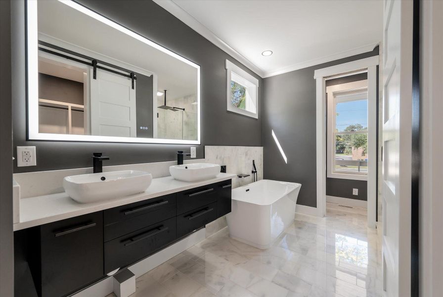 Furnished interior view inside a new home in , Charleston (Image 15).