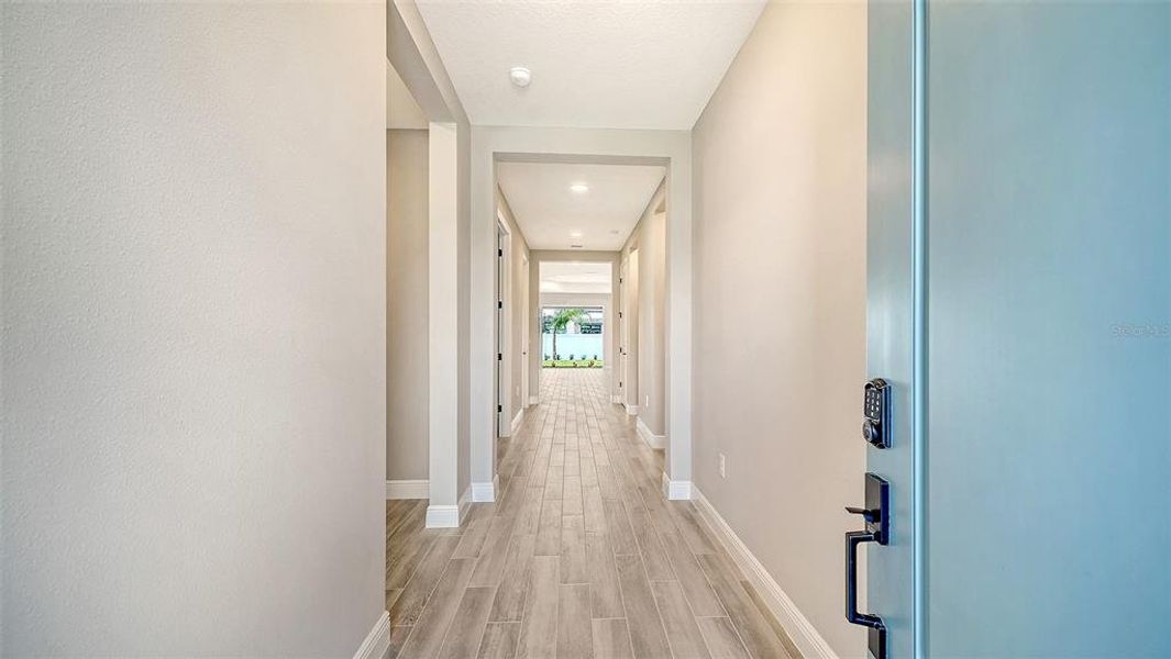 Spacious, unfurnished interior of a new home in Windward, Lakewood Ranch (Image 18). Spacious, unfurnished interior of a new home in Windward, Lakewood Ranch (Image 18).