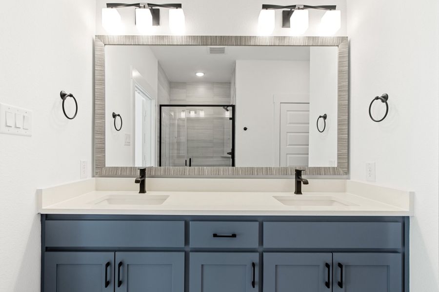Furnished interior view inside a new home in Cottonwood Creek, Rowlett (Image 11).