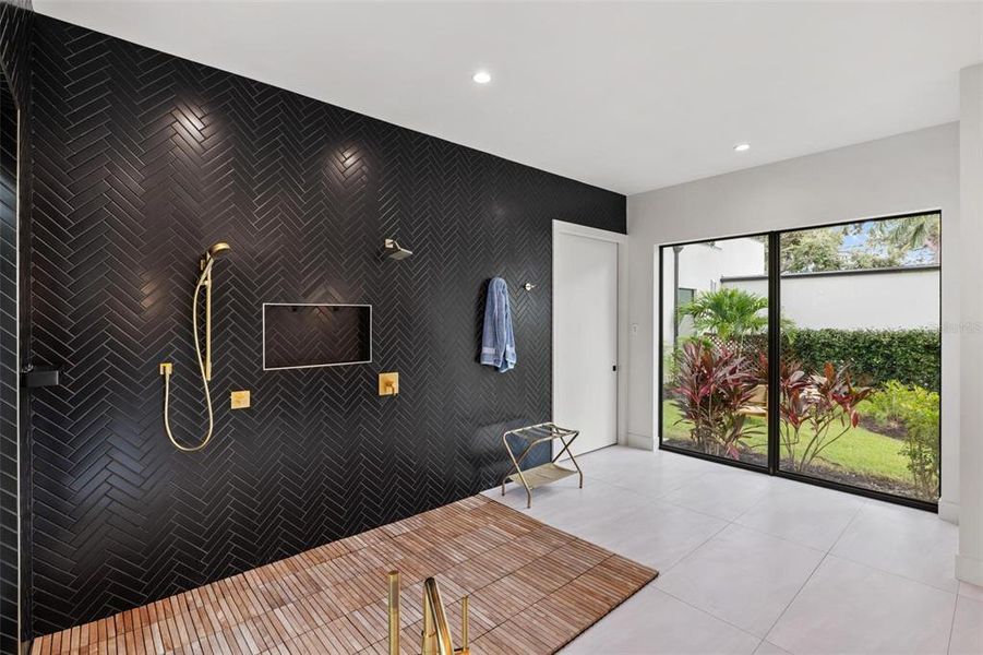 Image 79 of a home in .