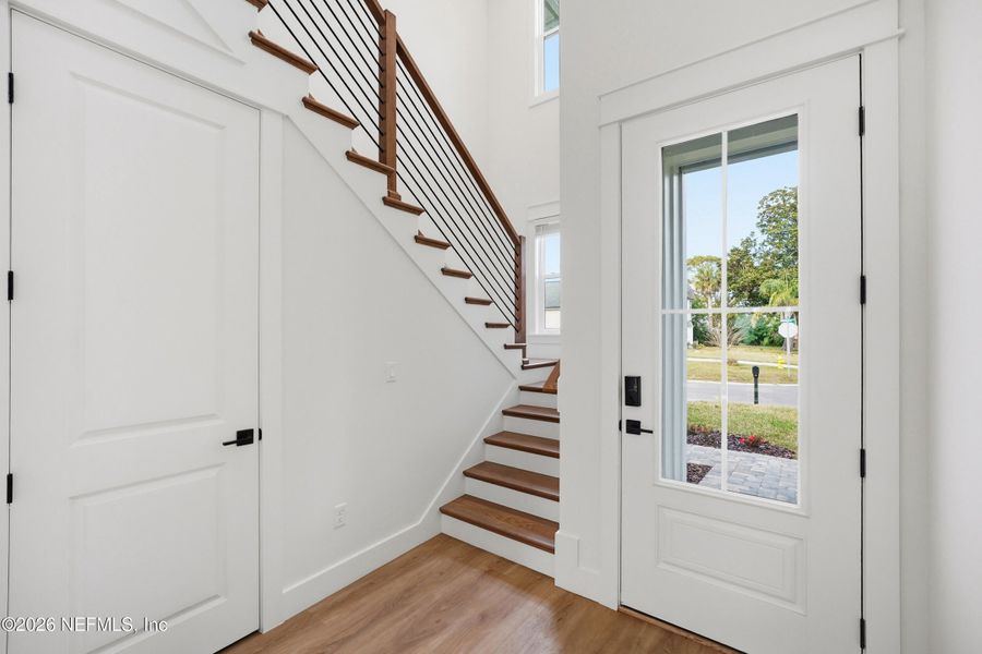Spacious, unfurnished interior of a new home in , Jacksonville Beach (Image 25).
