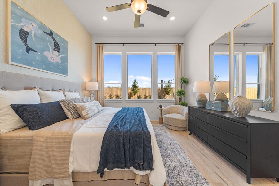 Furnished interior view inside a new home in Beacon Point, Texas City (Image 70).