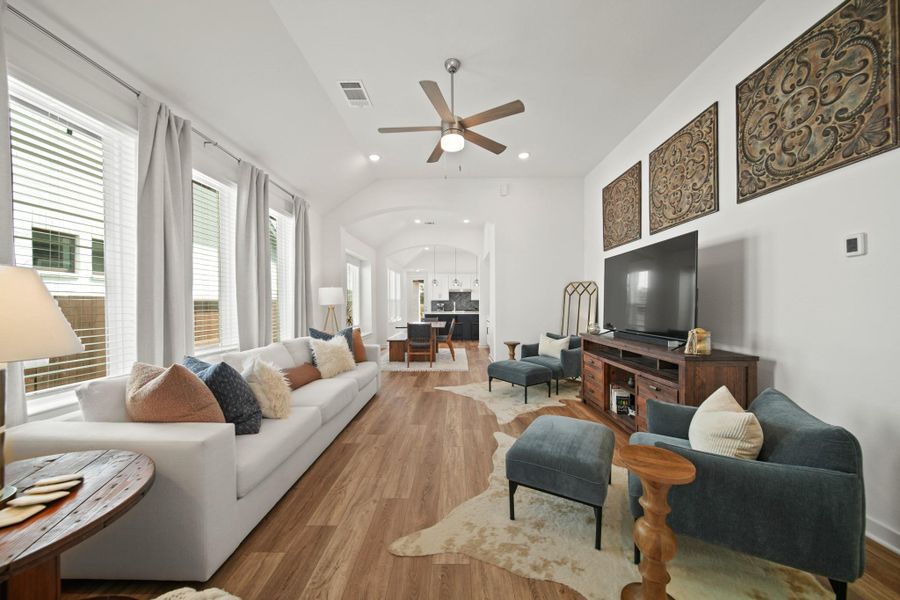 Furnished interior view inside a new home in , Rosharon (Image 7).