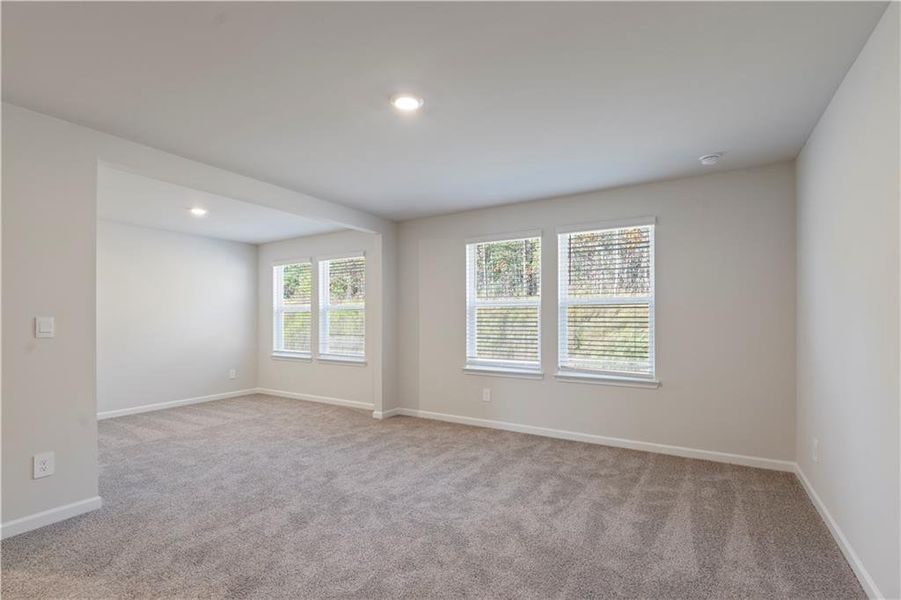 Spacious, unfurnished interior of a new home in Hamilton Crossing, Buford (Image 18).
