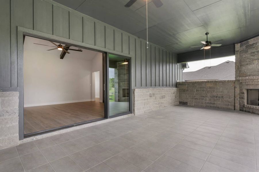 Representative unfurnished interior of a home built from the Montana by Chesmar Homes in Feathergrass, Florence (Image 8).
