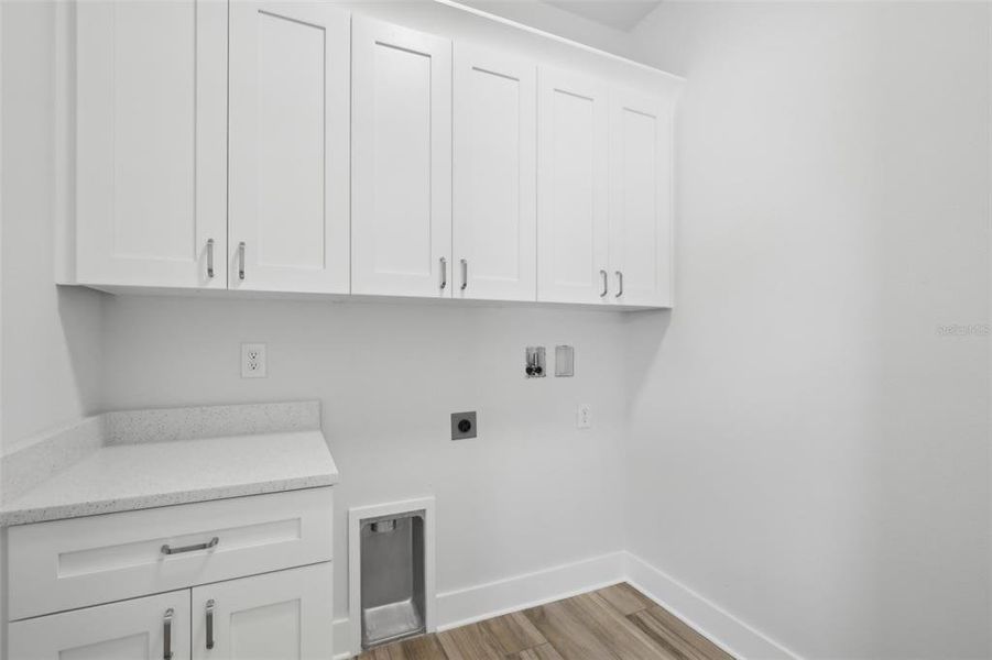 Furnished interior view inside a new home in , Sun City Center (Image 16).