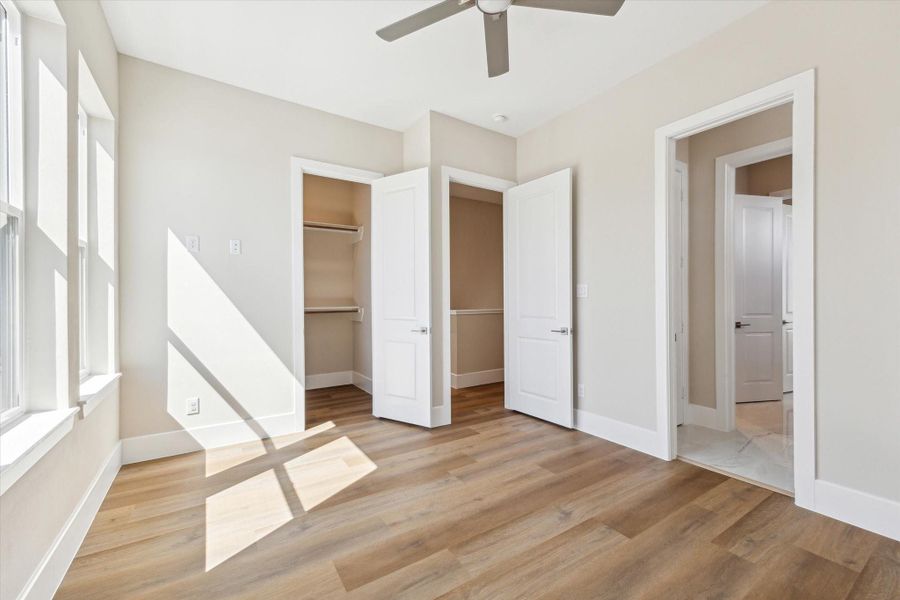 Spacious, unfurnished interior of a new home in , Houston (Image 11).