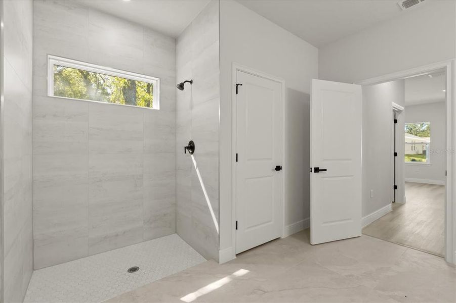 Furnished interior view inside a new home in , Ocala (Image 14).