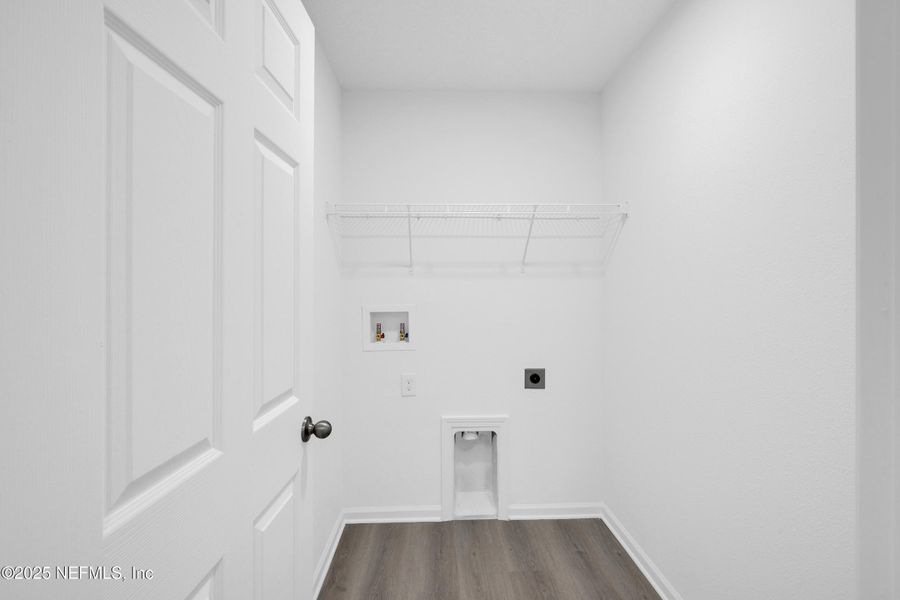 Spacious, unfurnished interior of a new home in , Green Cove Springs (Image 46).