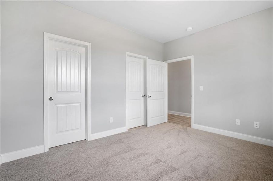 Spacious, unfurnished interior of a new home in Heritage Pointe at The Georgian, Villa Rica (Image 12).