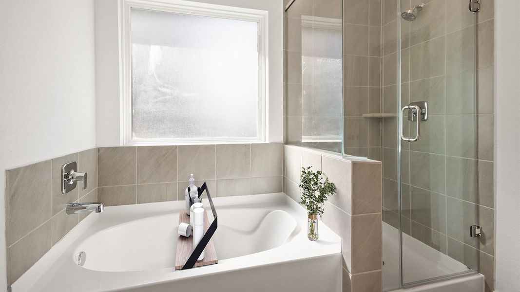 Representative furnished interior of a home built from the Fairfield by D.R. Horton in Williams Reserve East, Conroe (Image 12).