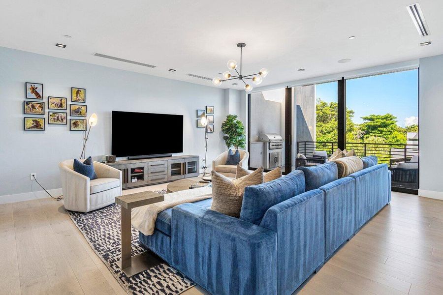 027-914PalmTrail-DelrayBeach-FL-33483-SM