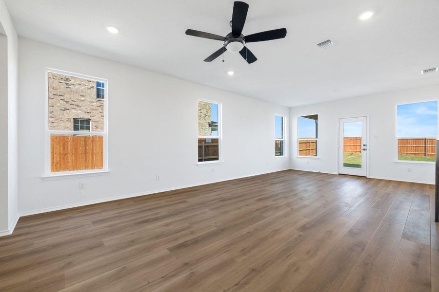 Spacious, unfurnished interior of a new home in Salerno - Heritage Collection, Round Rock (Image 18).