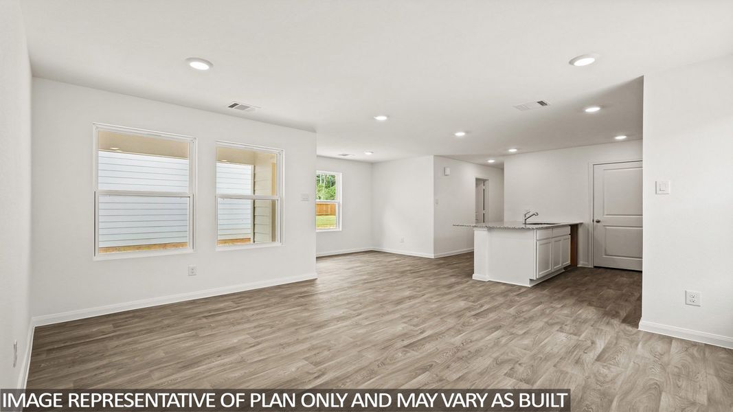 Spacious, unfurnished interior of a new home in William Trails, Willis (Image 10).