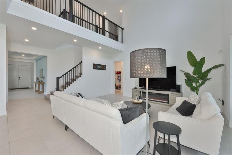 Furnished interior view inside a new home in , Apollo Beach (Image 15).