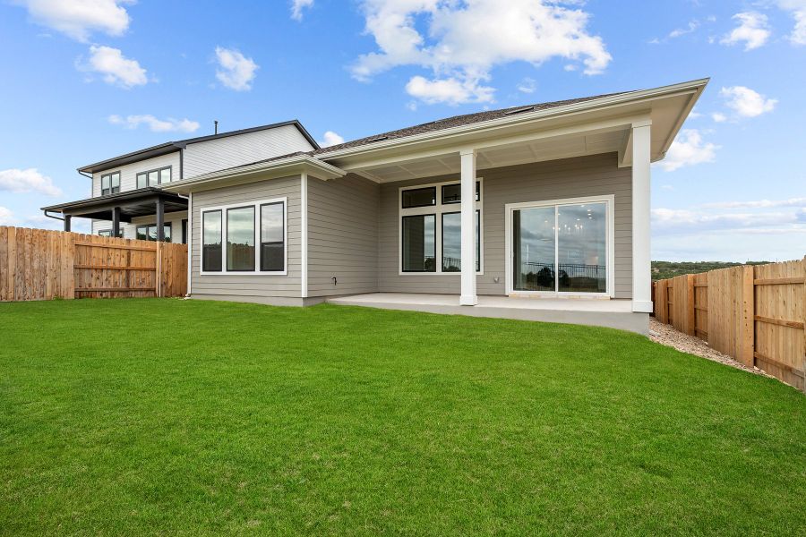 Representative exterior details of a home built from the The Bluebonnet by David Weekley Homes in Kresston, Montgomery (Image 3).