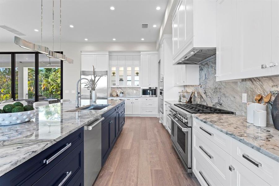 Furnished interior view inside a new home in , St. Petersburg (Image 46).