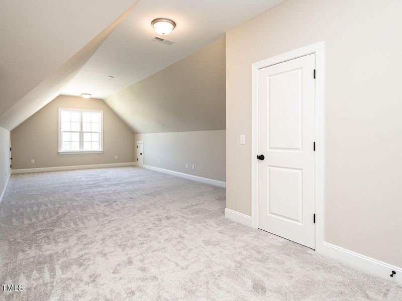 035-1280x960-bonus-room