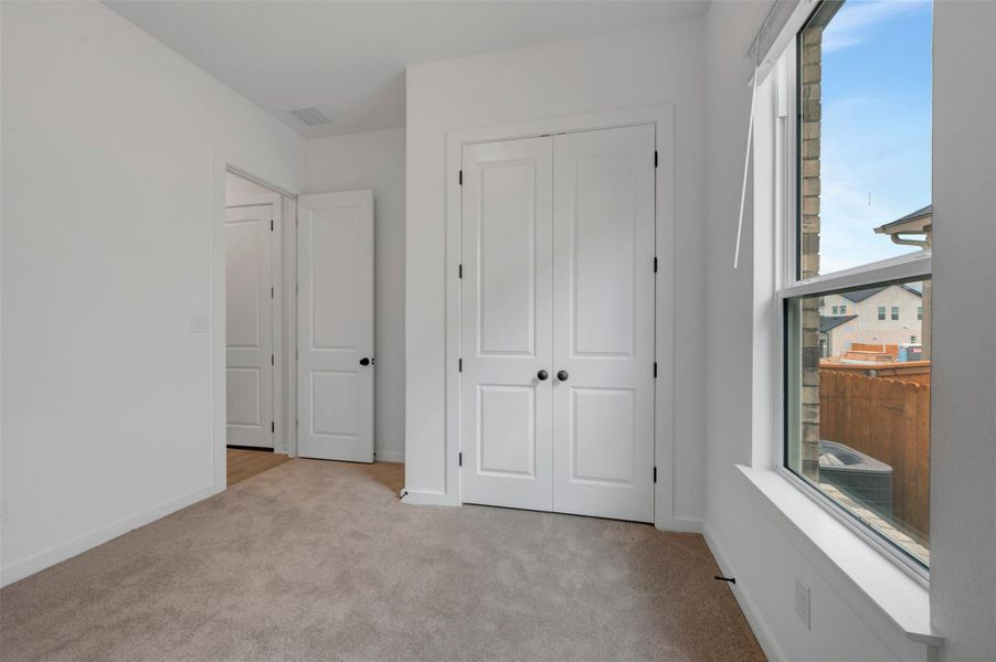 Spacious, unfurnished interior of a new home in Heritage, Dripping Springs (Image 21). Spacious, unfurnished interior of a new home in Heritage, Dripping Springs (Image 21).