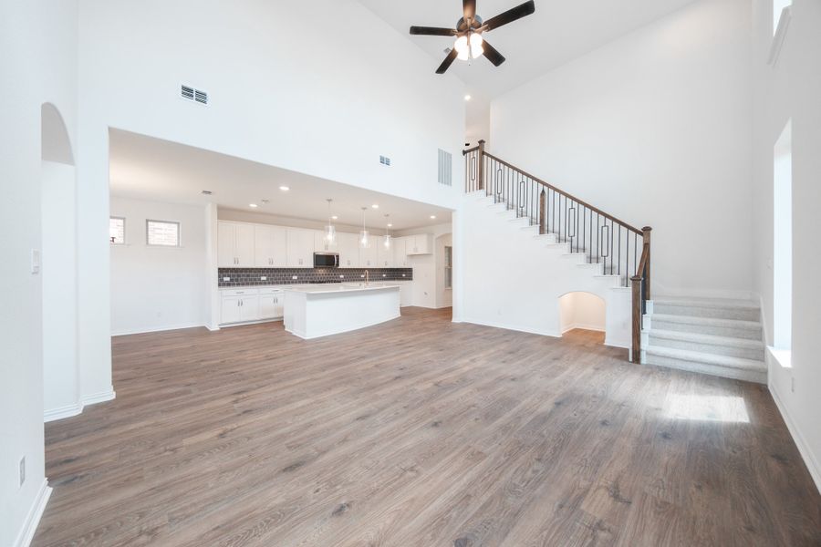 Spacious, unfurnished interior of a new home in Wildflower Ranch, Justin (Image 15).