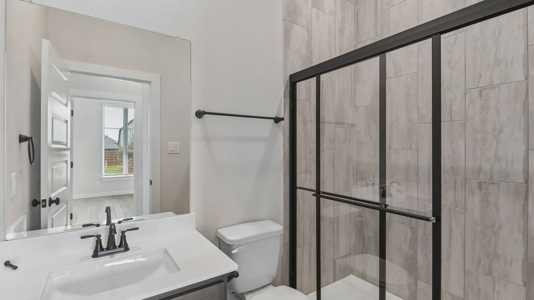 Furnished interior view inside a new home in Meyer Ranch 45's, New Braunfels (Image 8).