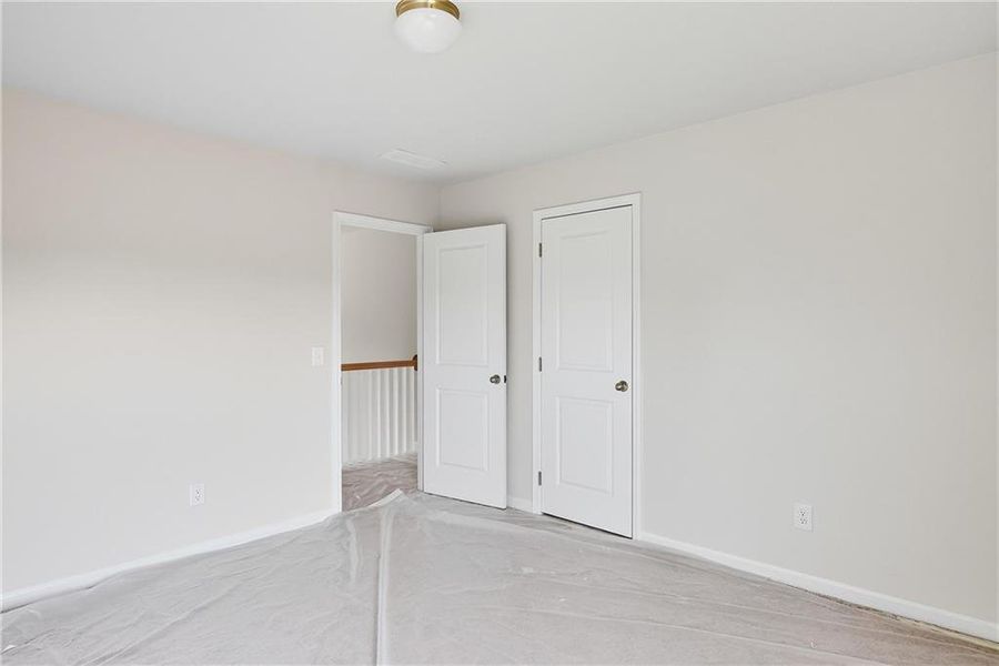 Spacious, unfurnished interior of a new home in Creekside Landing, Dallas (Image 33).