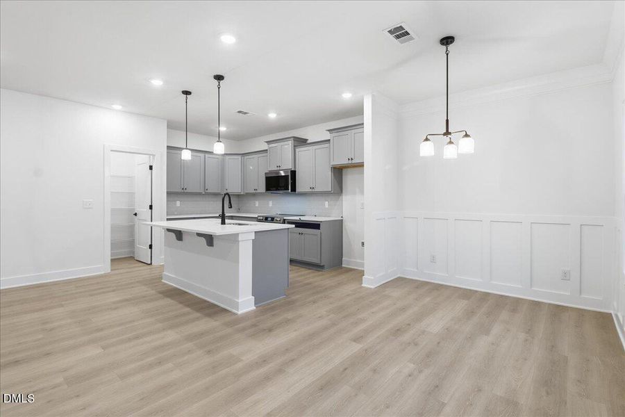 10-107 Manchester Ct-10