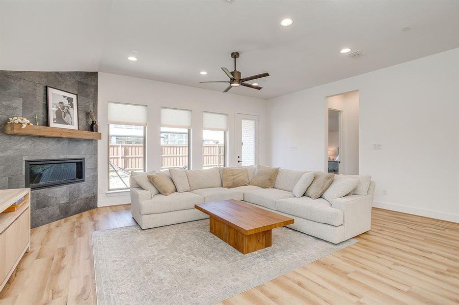 Furnished interior view inside a new home in Walsh 70', Fort Worth (Image 24).
