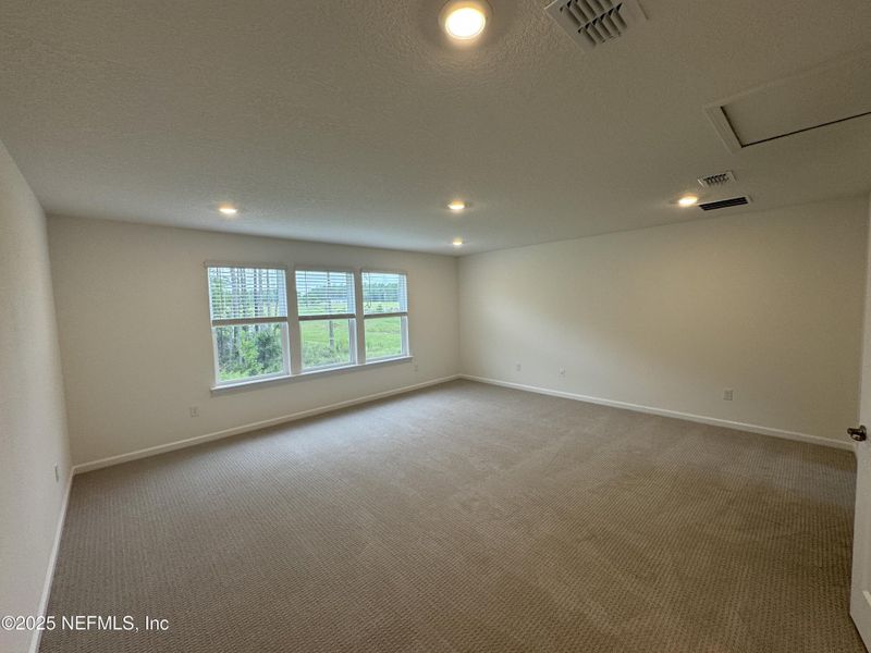 Spacious, unfurnished interior of a new home in , Green Cove Springs (Image 27).