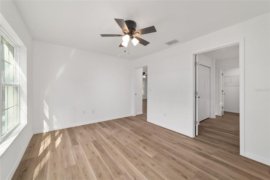 Spacious, unfurnished interior of a new home in , Belleview (Image 30).