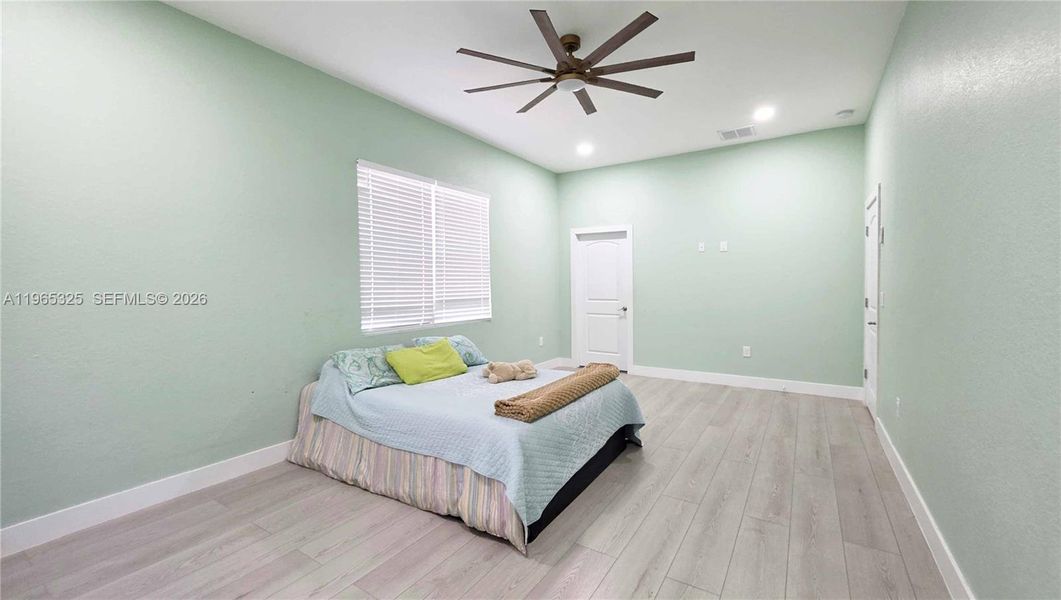 Furnished interior view inside a new home in , Clewiston (Image 31).