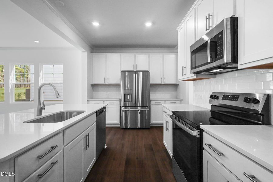 SUN_CaitlinCrossing_Pic_Chadwick-9