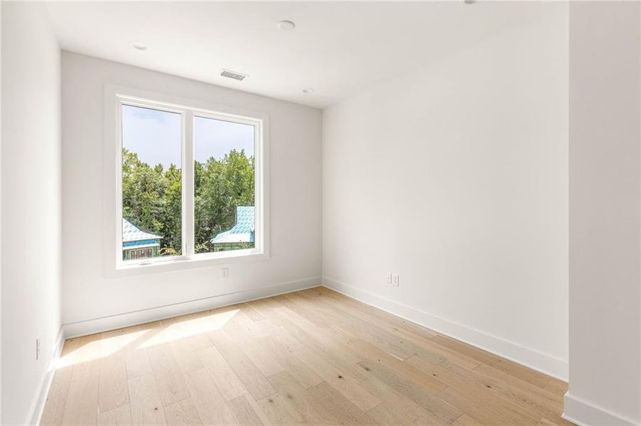 Spacious, unfurnished interior of a new home in , Chattahoochee Hills (Image 18).
