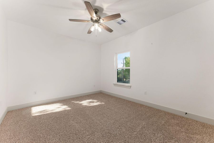 Spacious, unfurnished interior of a new home in , Tomball (Image 44).
