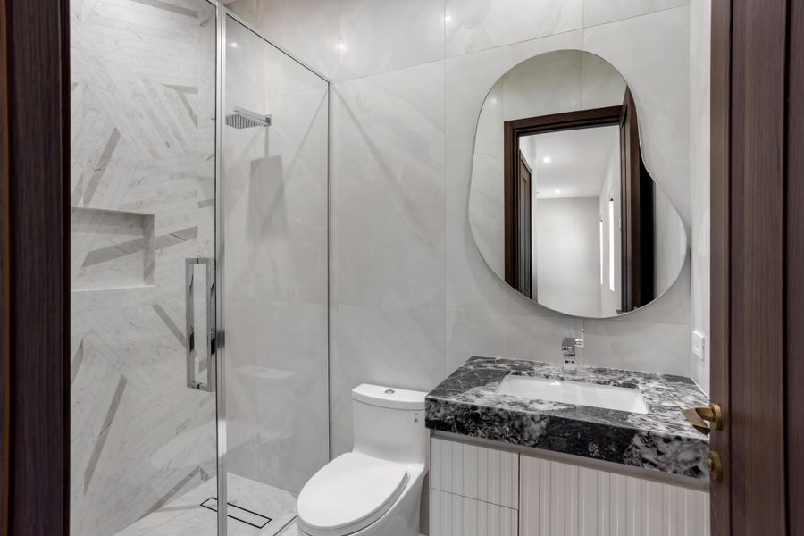 mls_BATHROOM_5_EB mls_BATHROOM_5_EB
