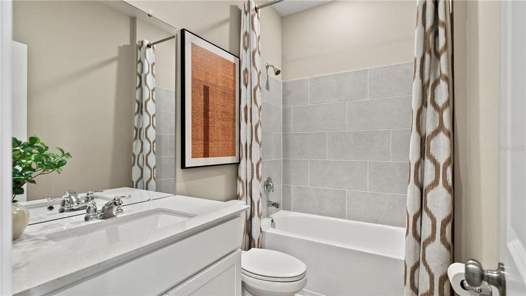 Furnished interior view inside a new home in , Clermont (Image 15).