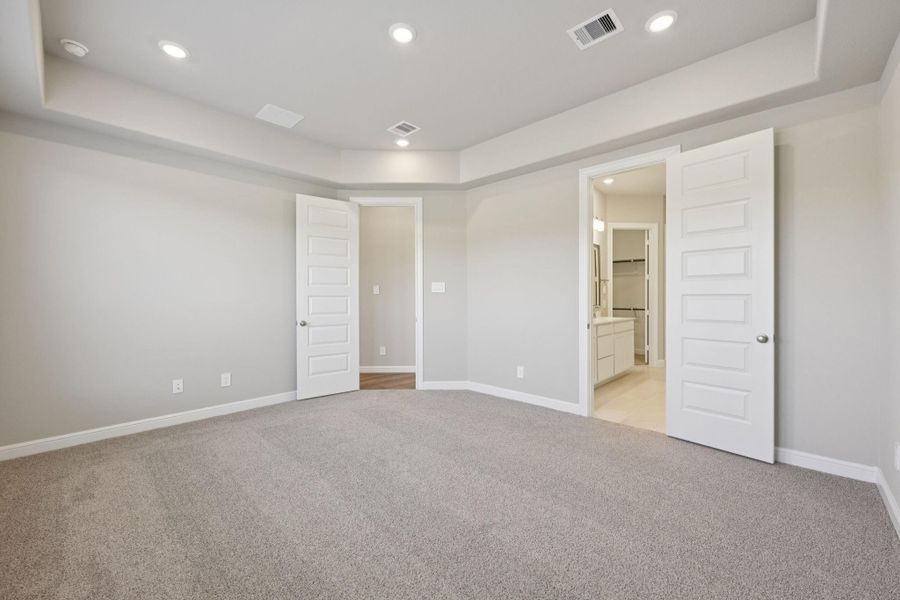 Spacious, unfurnished interior of a new home in , Atascocita (Image 37).