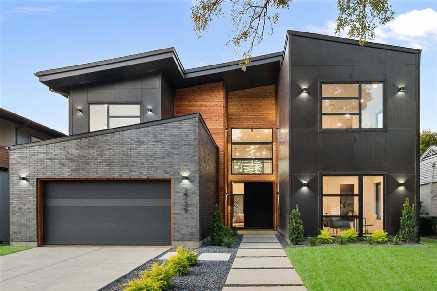 Front exterior of a new home in , Dallas, TX, highlighting curb appeal (Image 20). Front exterior of a new home in , Dallas, TX, highlighting curb appeal (Image 20).