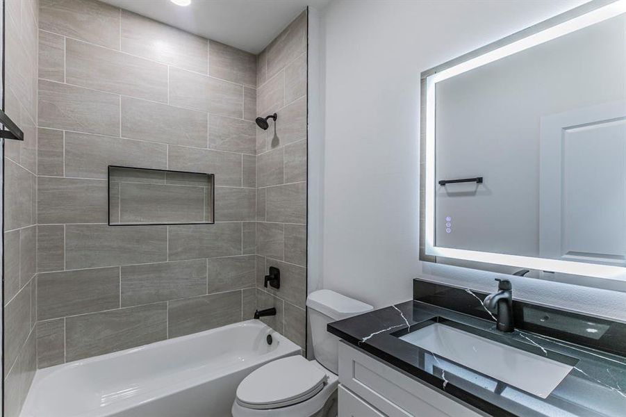 Furnished interior view inside a new home in , Malakoff (Image 10).