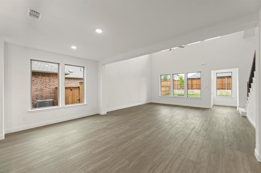 09. 1443 Canadian - Dining