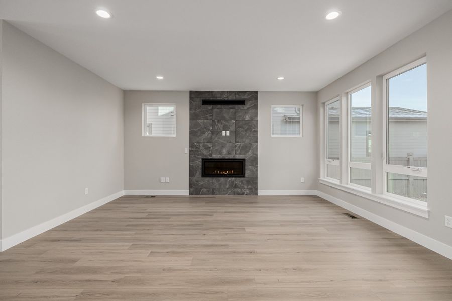 Spacious, unfurnished interior of a new home in West Grange, Longmont (Image 19).