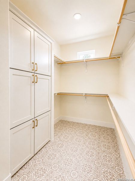 Spacious, unfurnished interior of a new home in , Bulverde (Image 32).