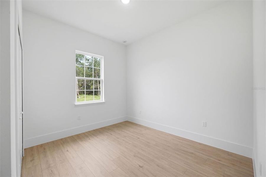 Spacious, unfurnished interior of a new home in , Ocala (Image 27).